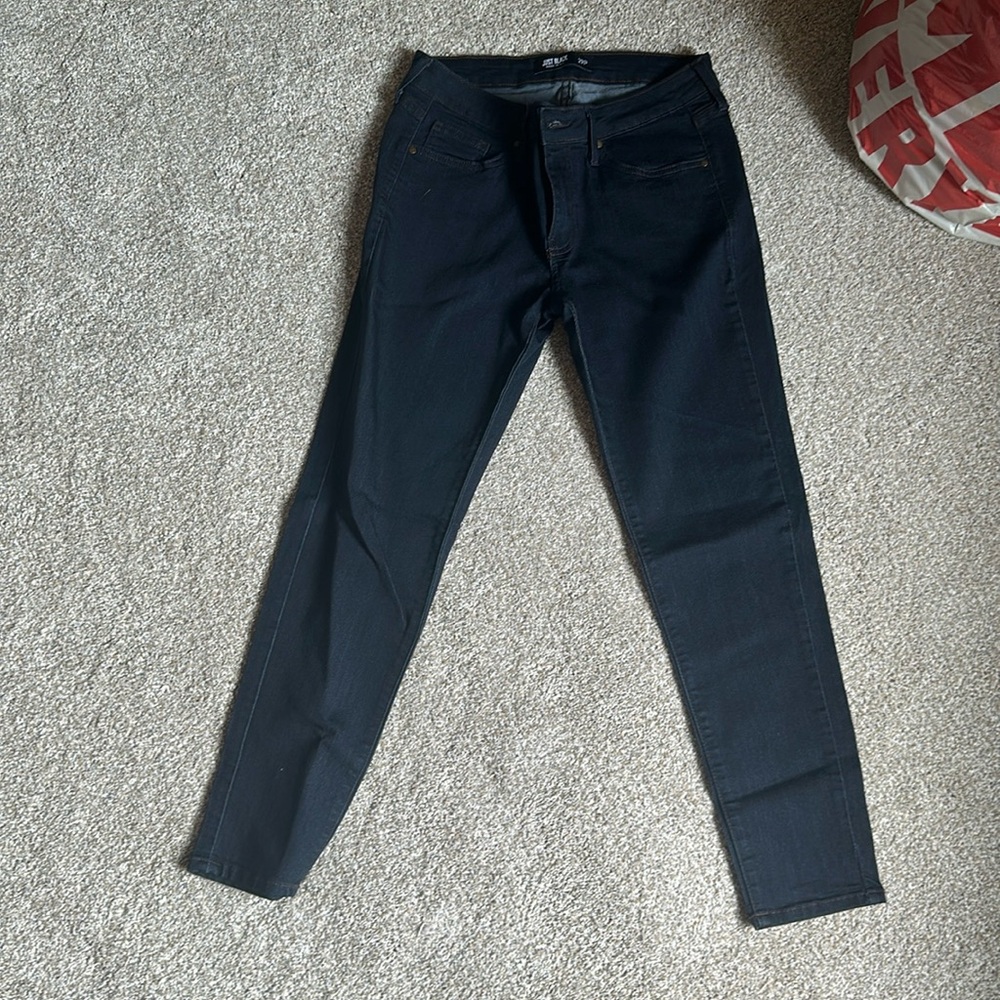 Skinny jeans dark wash 29 petite